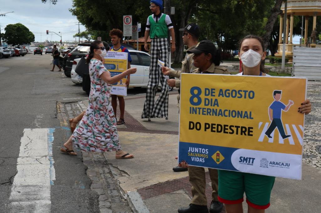 Dia Internacional do Pedestre: SMTT realiza ação educativa no Centro da cidade - SMTT Aracaju
